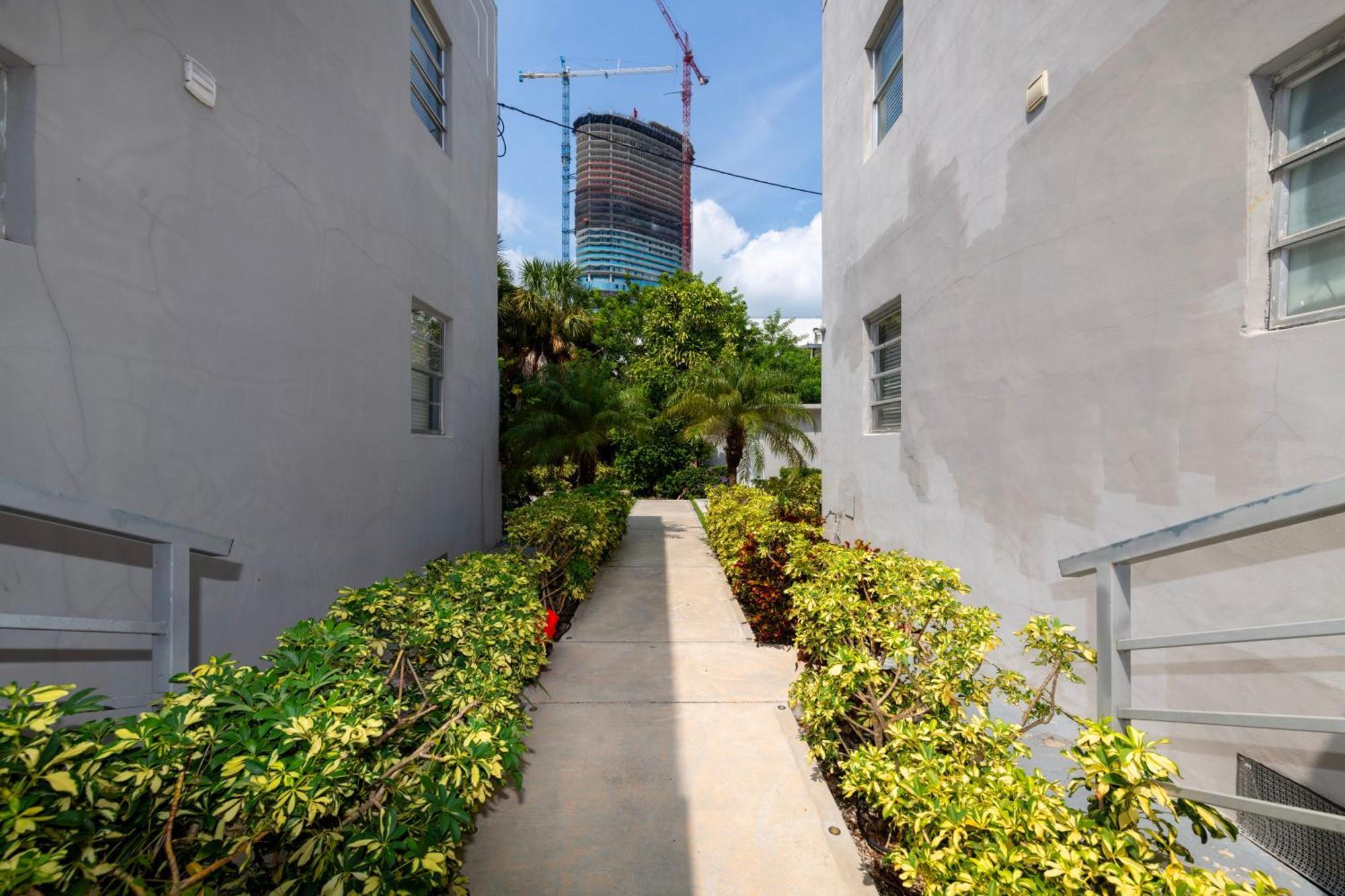 Sunny Days Apartments Miami Beach Bagian luar foto